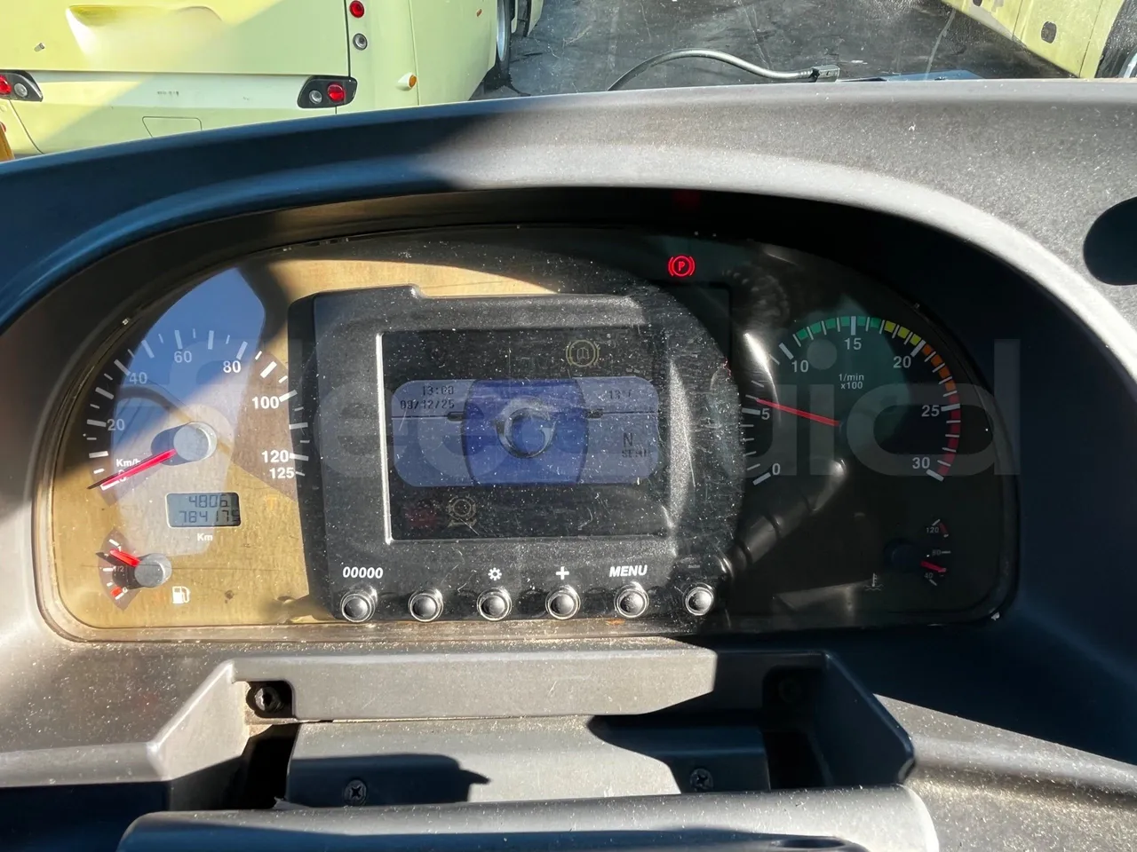 Iveco Magelys SFR210 - Euro5 - 331kW - 12.250mt - dashboard lights on