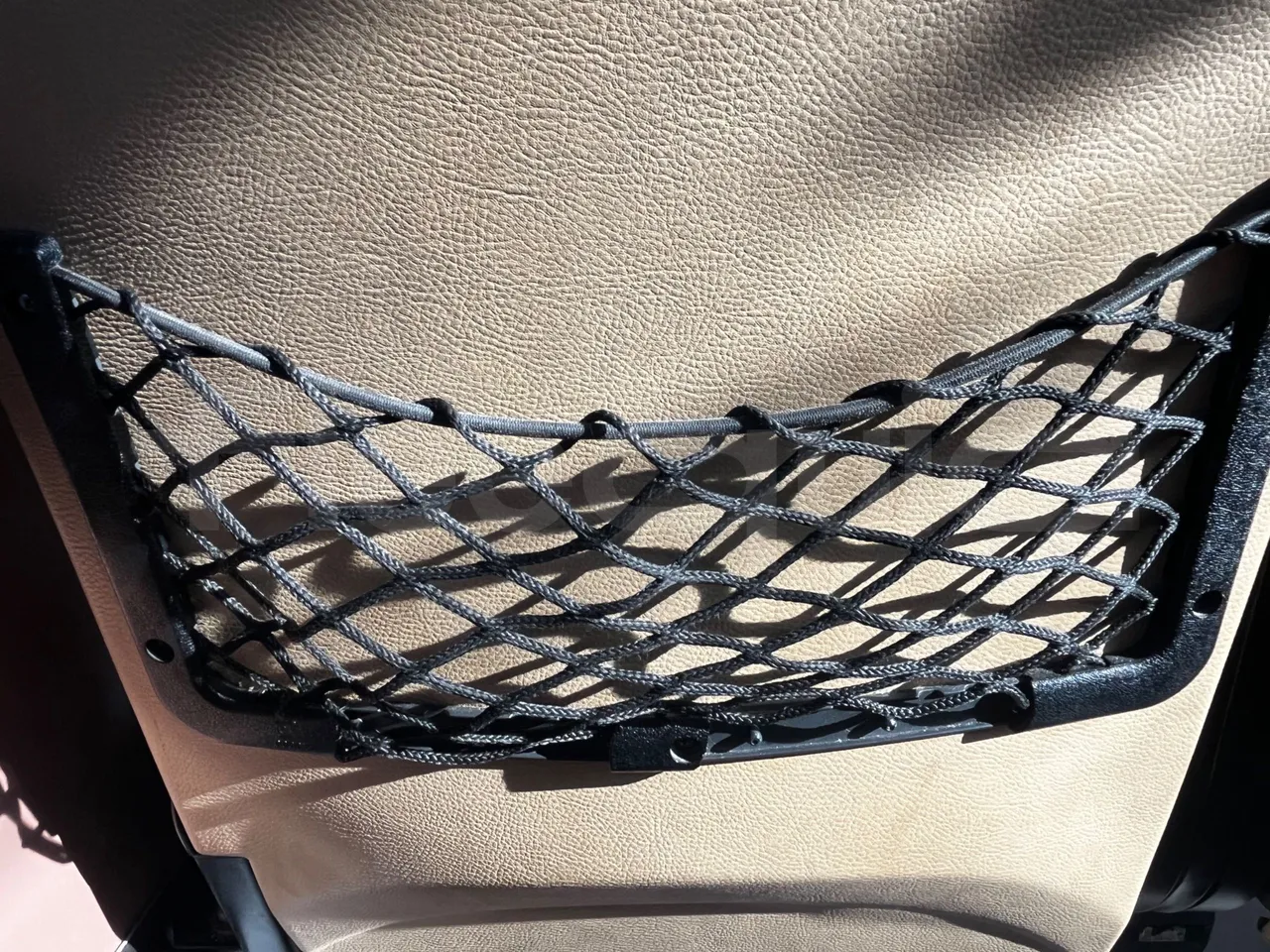 Iveco Magelys SFR210 - Euro5 - 331kW - 12.250mt - mesh detail photo