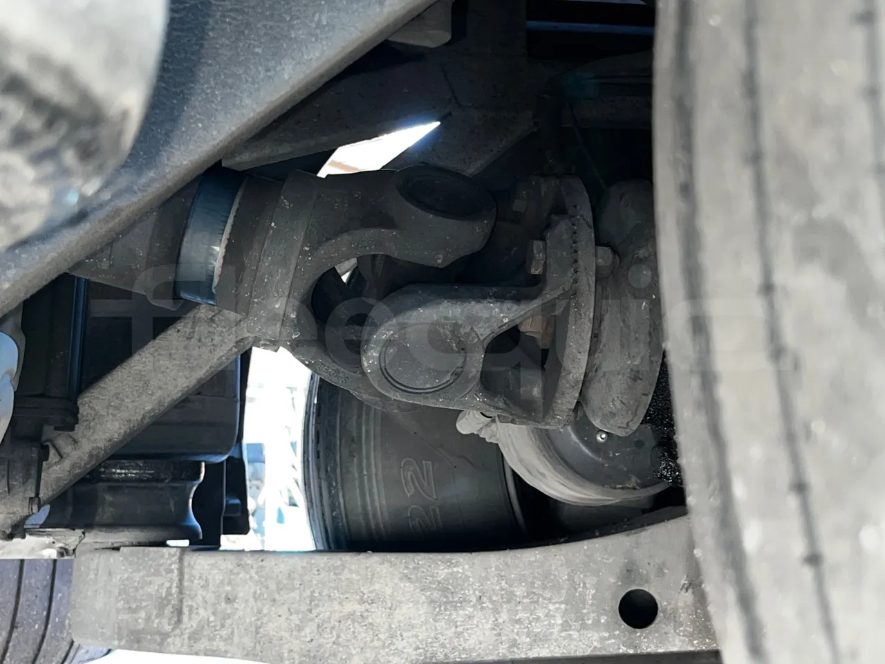 Iveco Magelys SFR210 - Euro5 - 331kW - 12.250mt - driveshaft photo