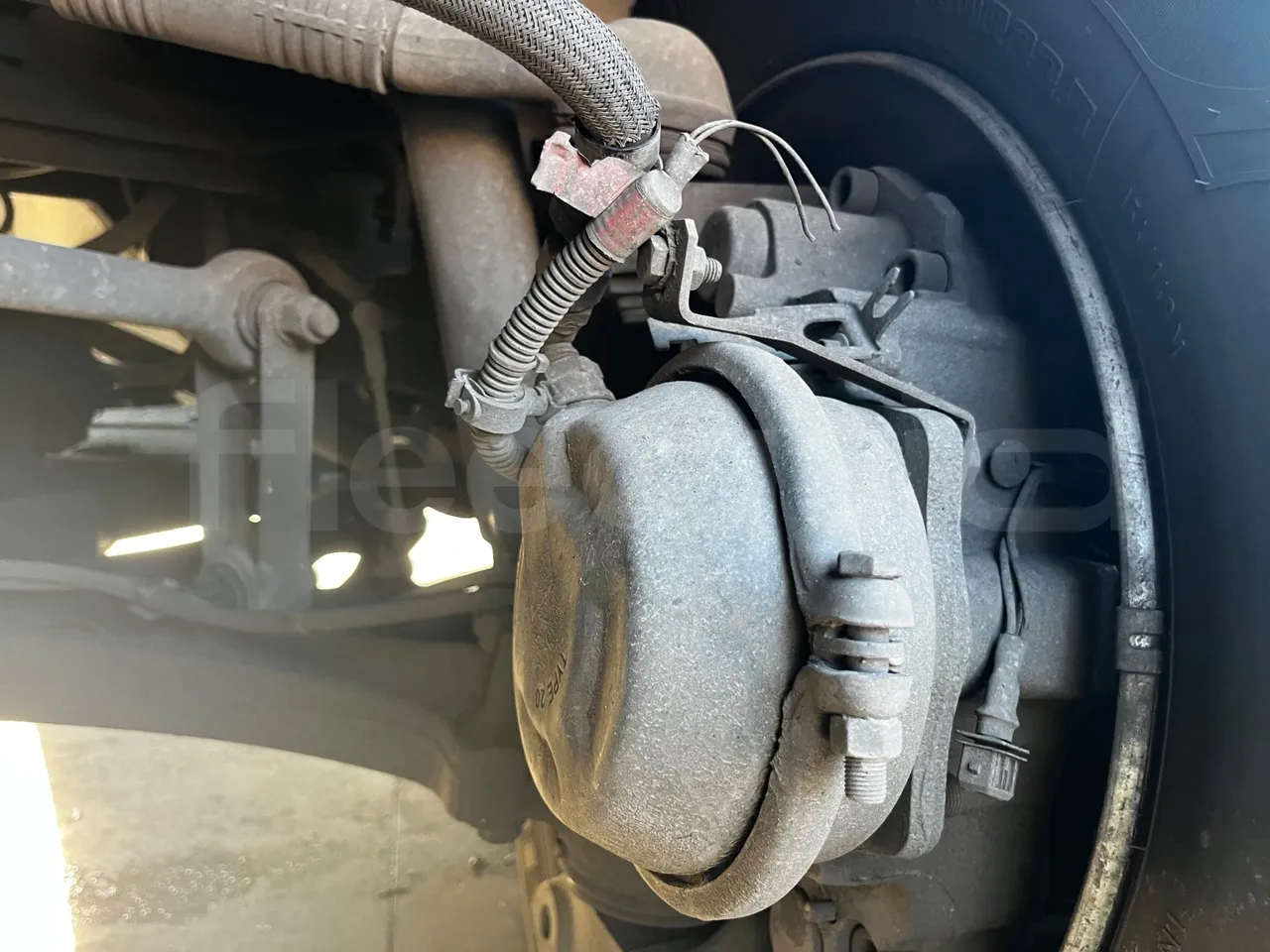 Iveco Magelys SFR210 - Euro5 - 331kW - 12.250mt - front brake calipers right