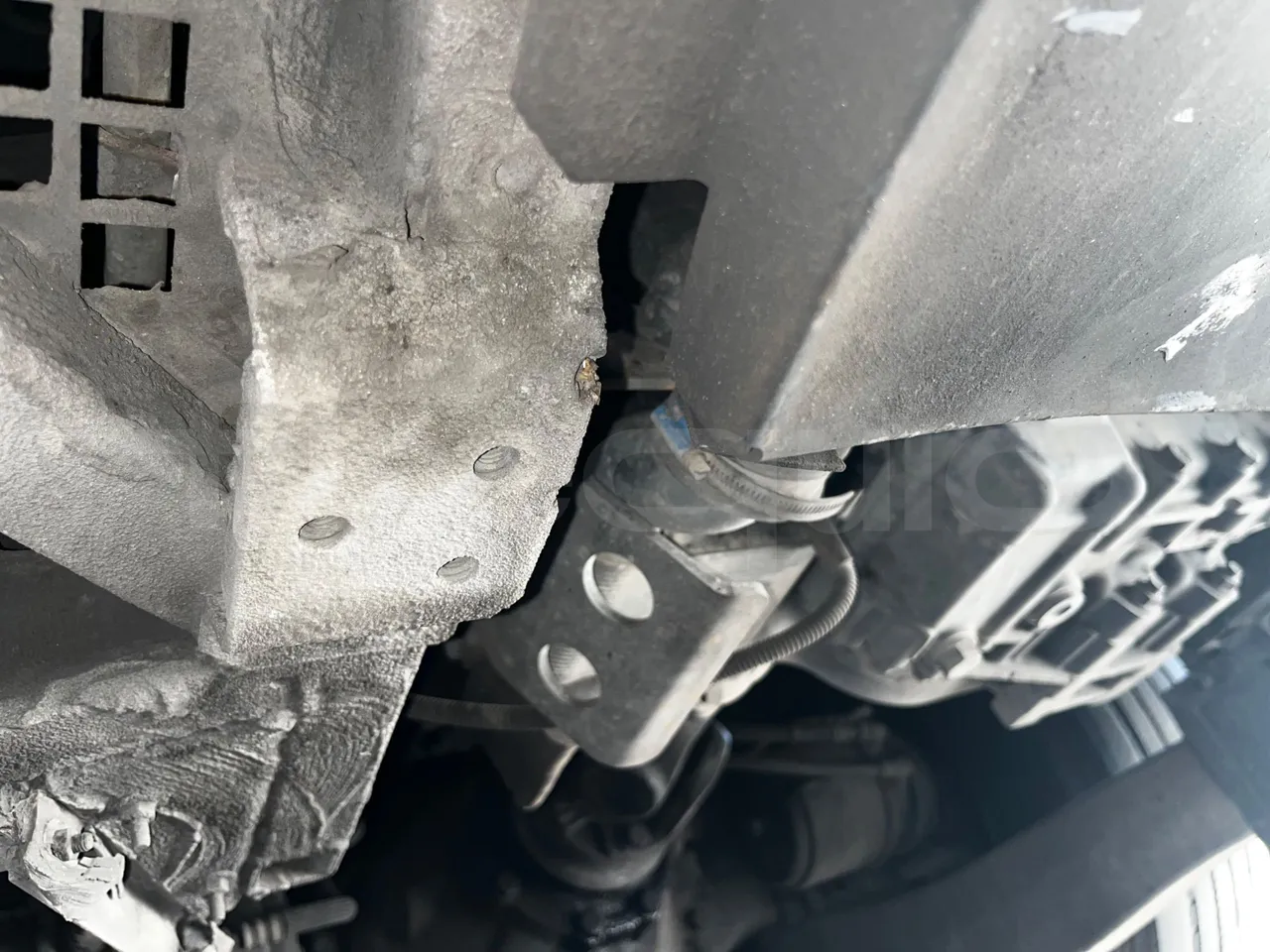 Iveco Magelys SFR210 - Euro5 - 331kW - 12.250mt - gearbox photo