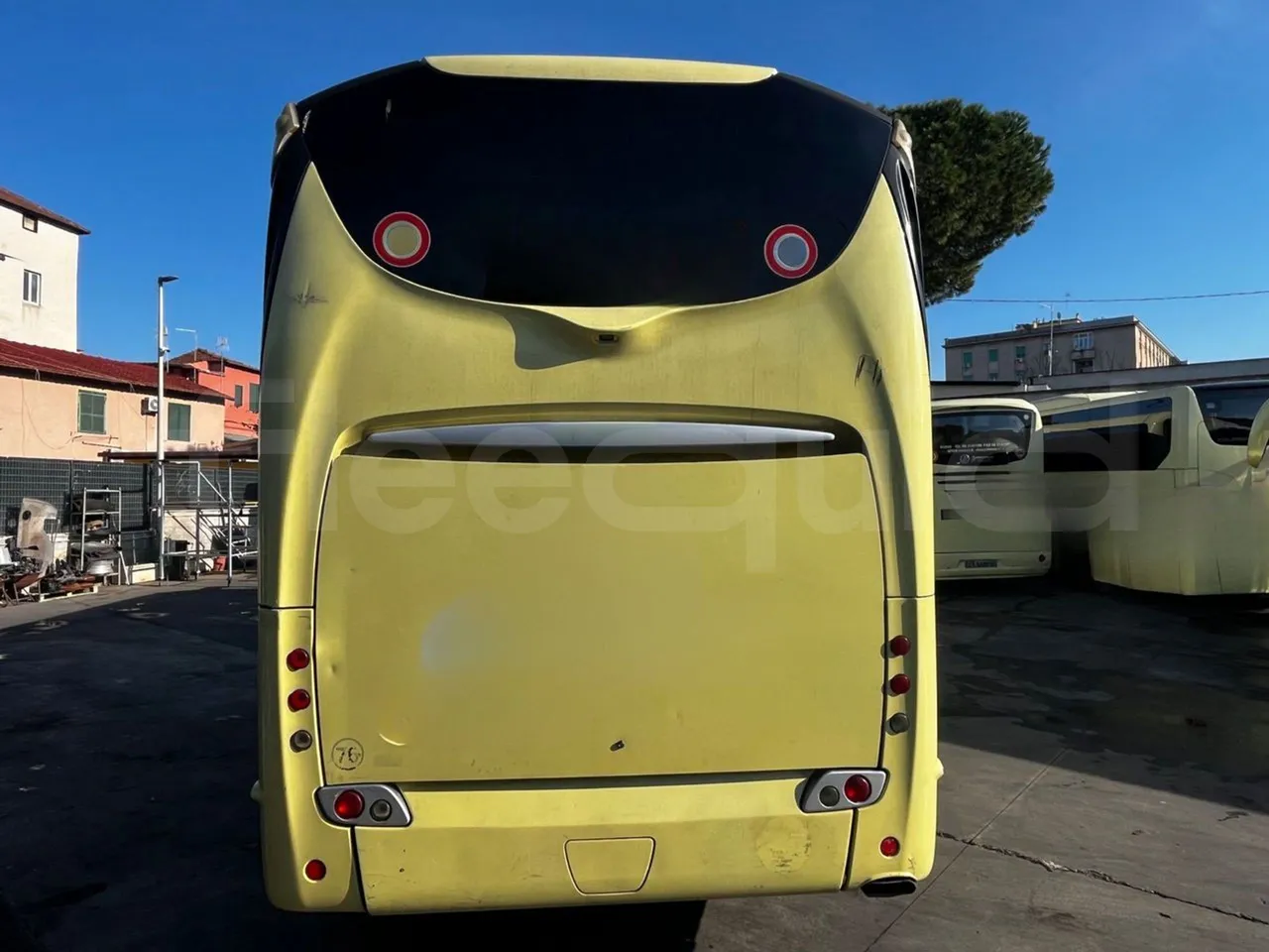 Iveco Magelys SFR210 - Euro5 - 331kW - 12.250mt - rear hatch closed