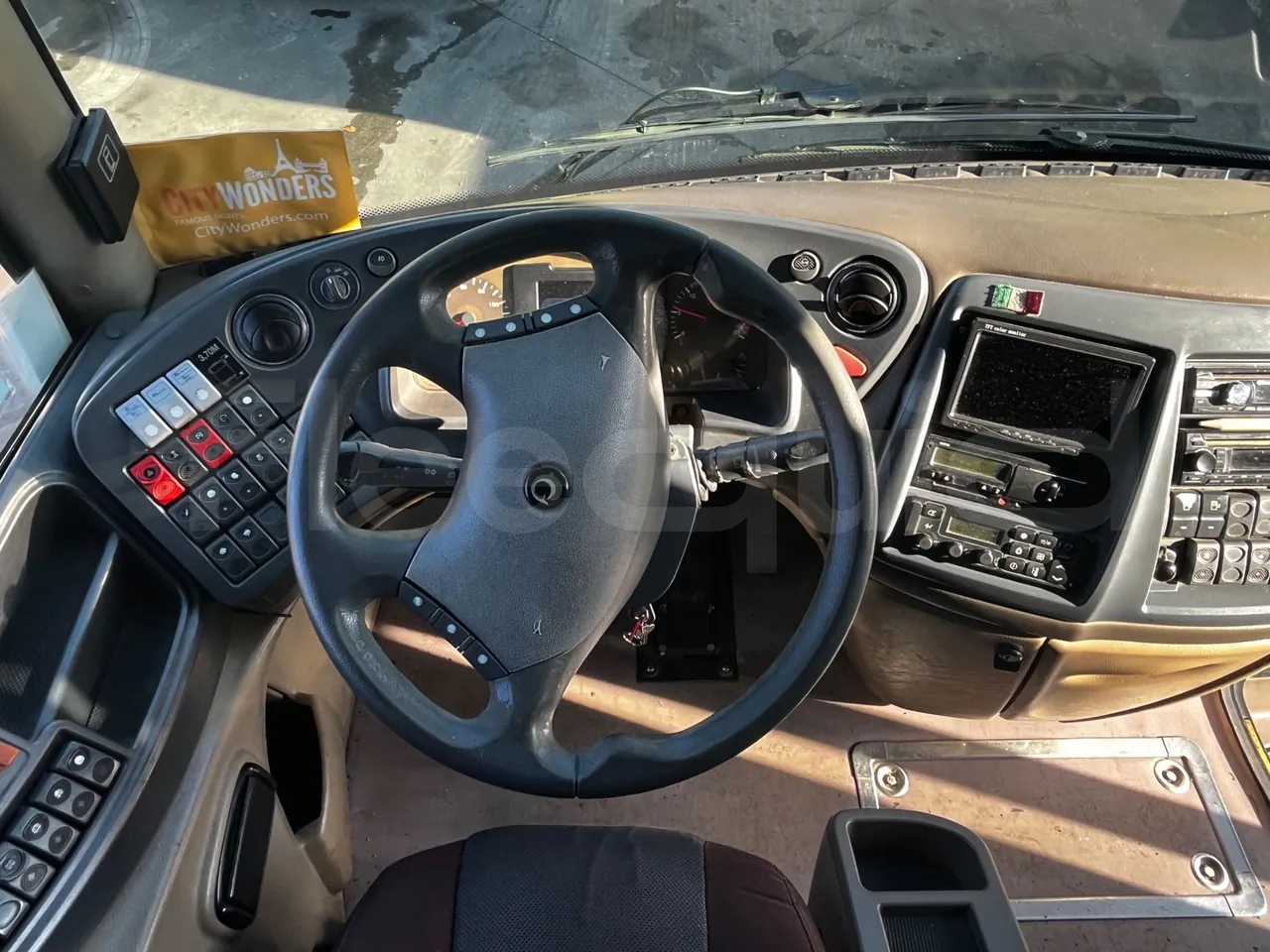 Iveco Magelys SFR210 - Euro5 - 331kW - 12.250mt - steering wheel photo