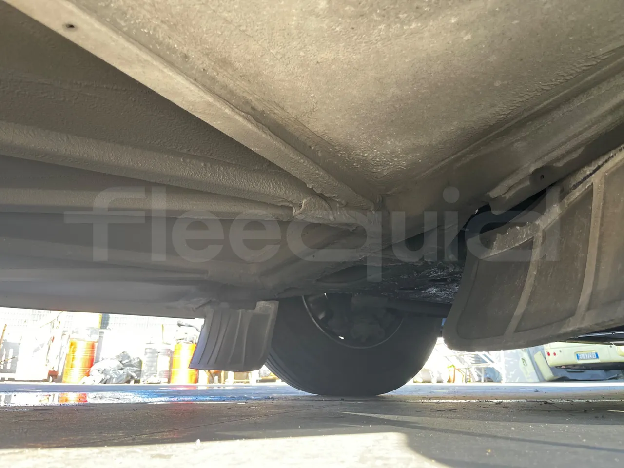 Iveco Magelys SFR210 - Euro5 - 331kW - 12.250mt - front axle right side