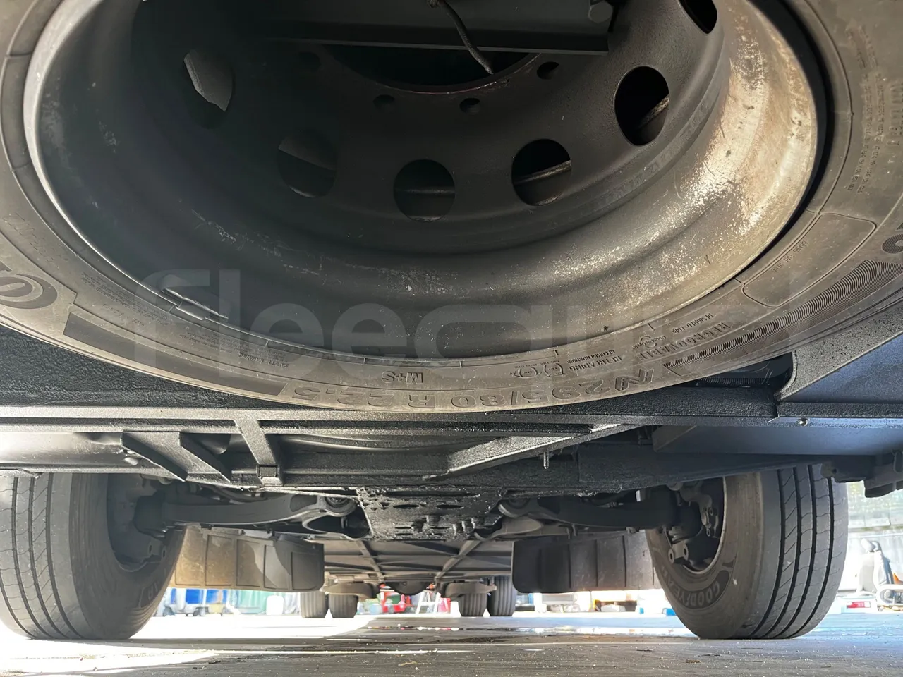 Iveco Magelys SFR210 - Euro5 - 331kW - 12.250mt - front undercarriage from front