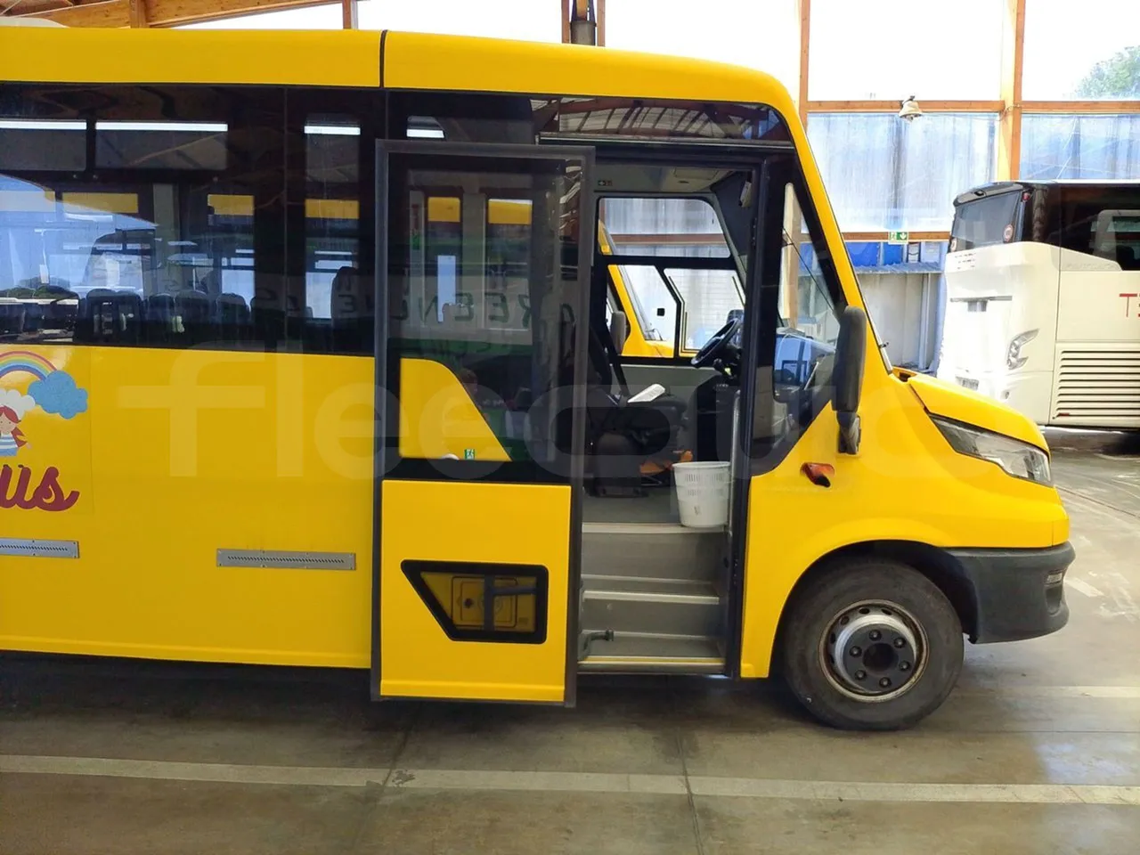 Iveco Indcar WGIVMY11 MOBI SCUOLABUS - EUR6 - 100Kw - 8,592m - front door 1 open