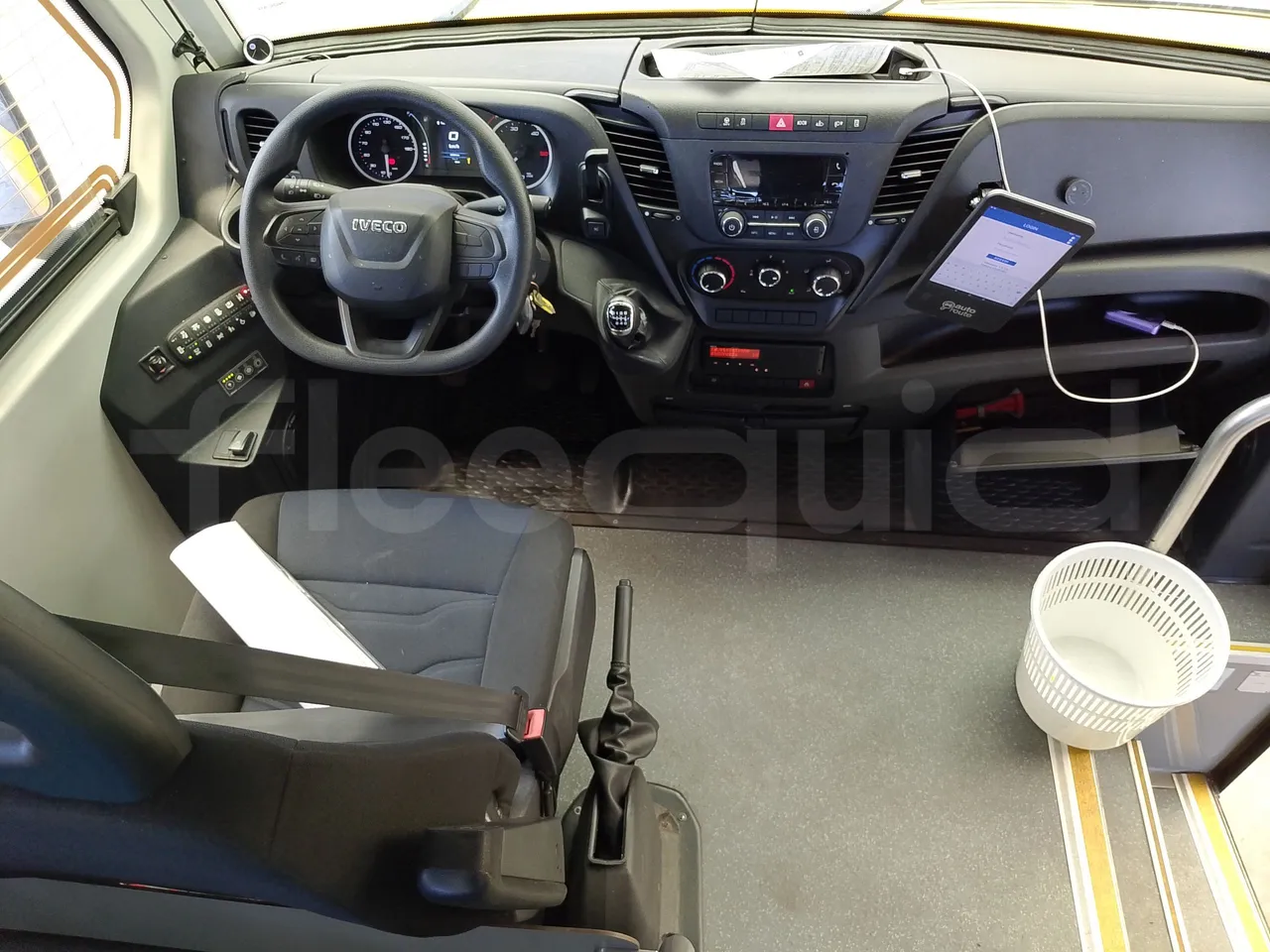 Iveco Indcar WGIVMY11 MOBI SCUOLABUS - EUR6 - 100Kw - 8,592m - buttons panels on (mandatory for bus to scrap)