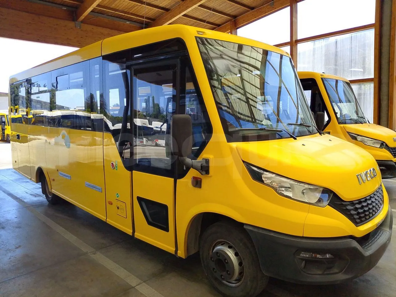 Iveco Indcar WGIVMY11 MOBI SCUOLABUS - EUR6 - 100Kw - 8,592m - Base cover photo