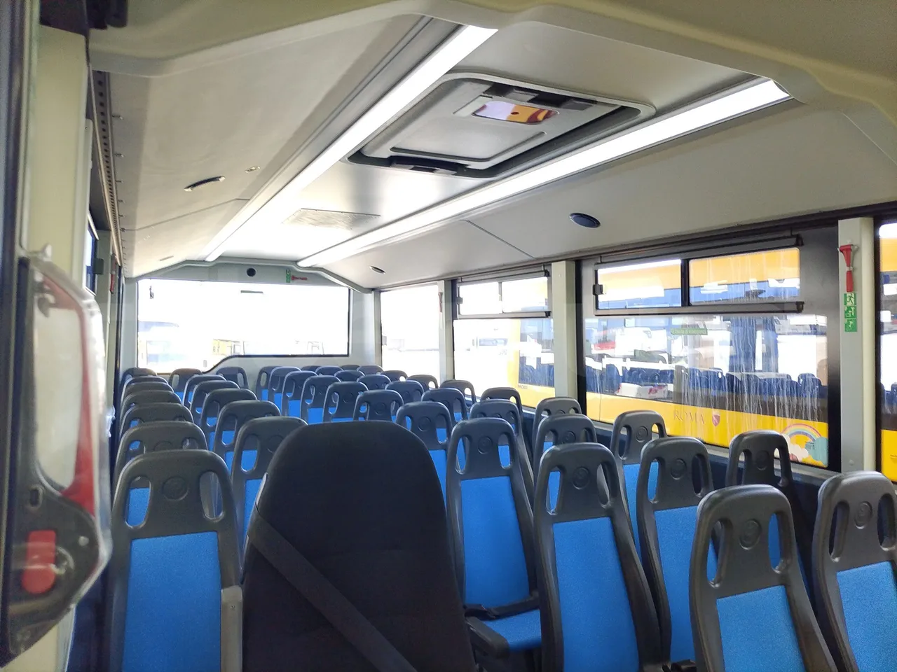Iveco Indcar WGIVMY11 MOBI SCUOLABUS - EUR6 - 100Kw - 8,592m - disabled area photo