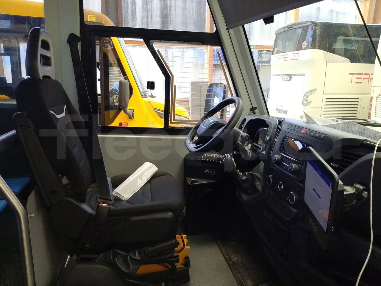 Iveco Indcar WGIVMY11 MOBI SCUOLABUS - EUR6 - 100Kw - 8,592m - driver's seat photo (mandatory for bus to scrap)
