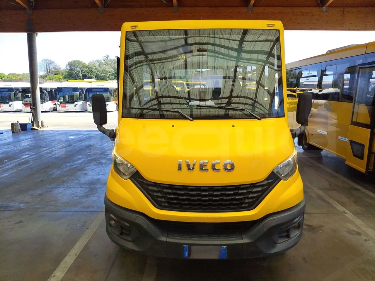 Iveco Indcar WGIVMY11 MOBI SCUOLABUS - EUR6 - 100Kw - 8,592m - front photo