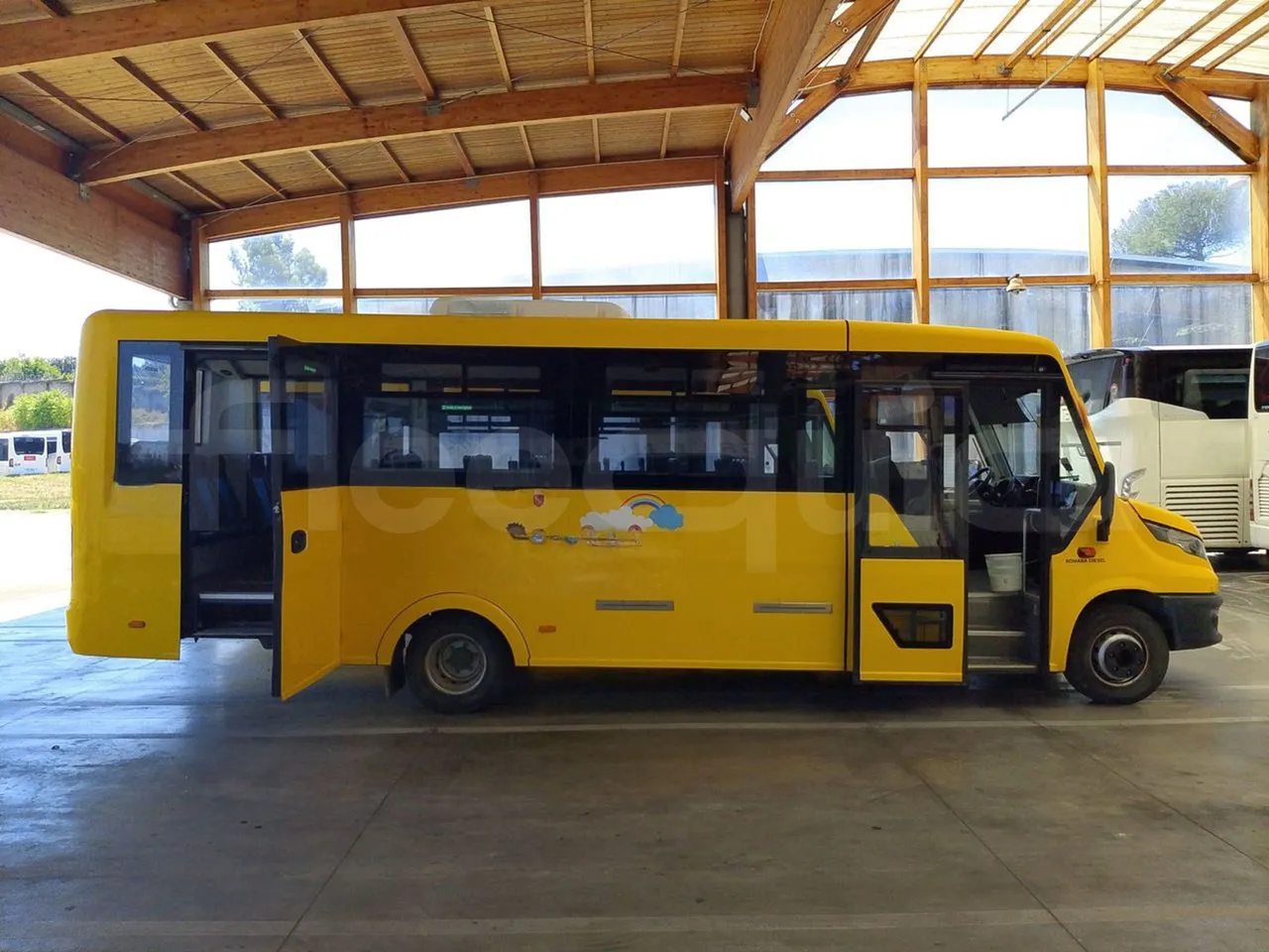 Iveco Indcar WGIVMY11 MOBI SCUOLABUS - EUR6 - 100Kw - 8,592m - right side doors open