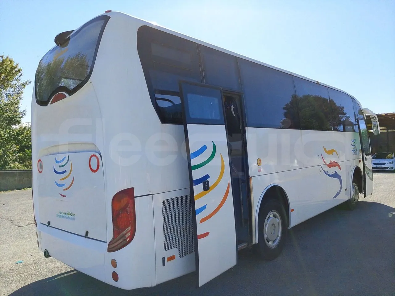Car Ind GT-ROY ROY/ Euro 5 - 209 Kw - 9,2 Mt - 3/4 right rear doors open