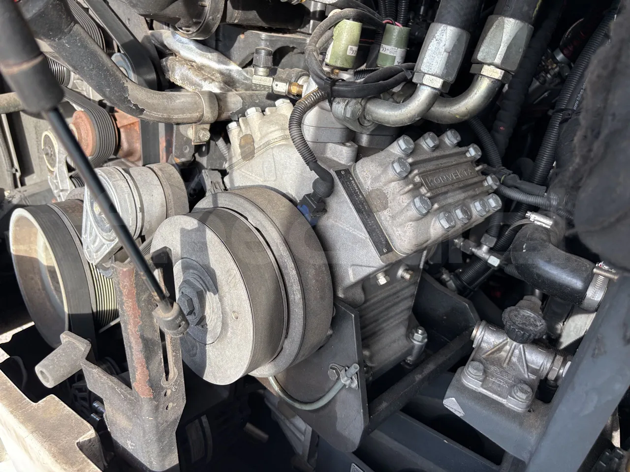 Solaris Urbino - Air Conditioning Compressor