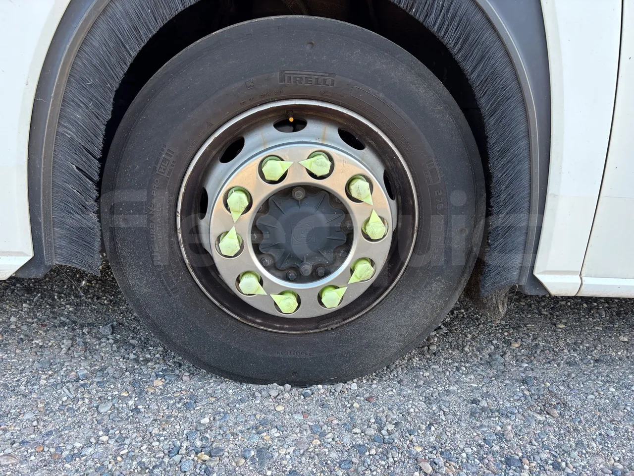 Solaris Urbino - First Axle Left Side: Complete Tyre