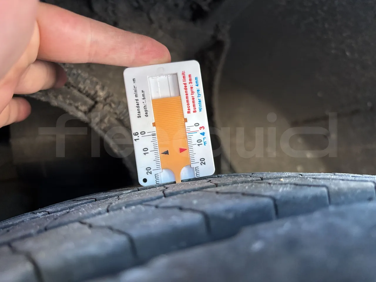Solaris Urbino - First Axle Left Side: Tyre Thickness