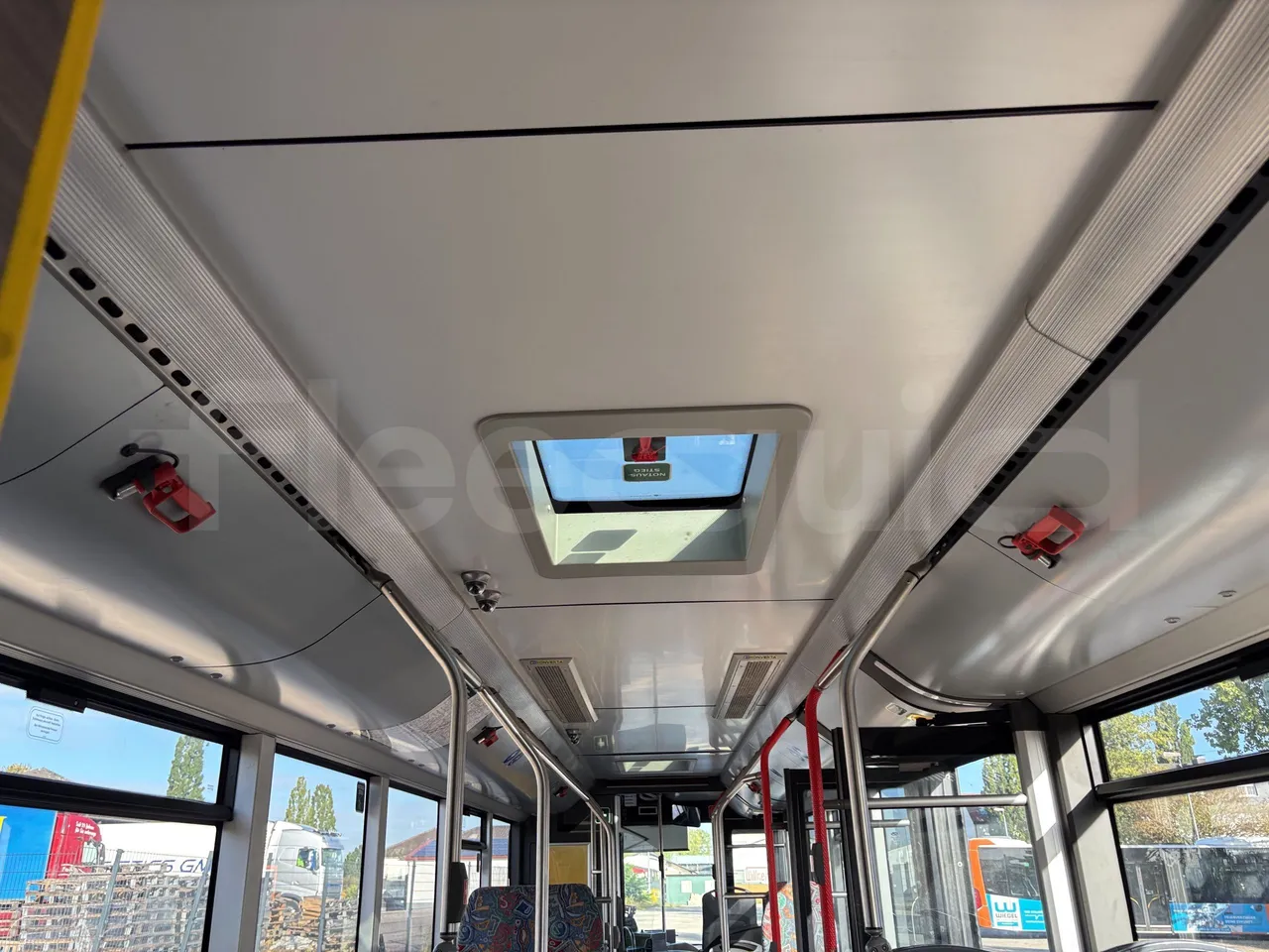 Solaris Urbino - Overhead Compartments