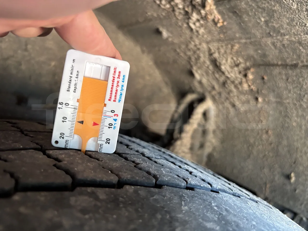 Solaris Urbino - Second Axle Left Side: Tyre Tread
