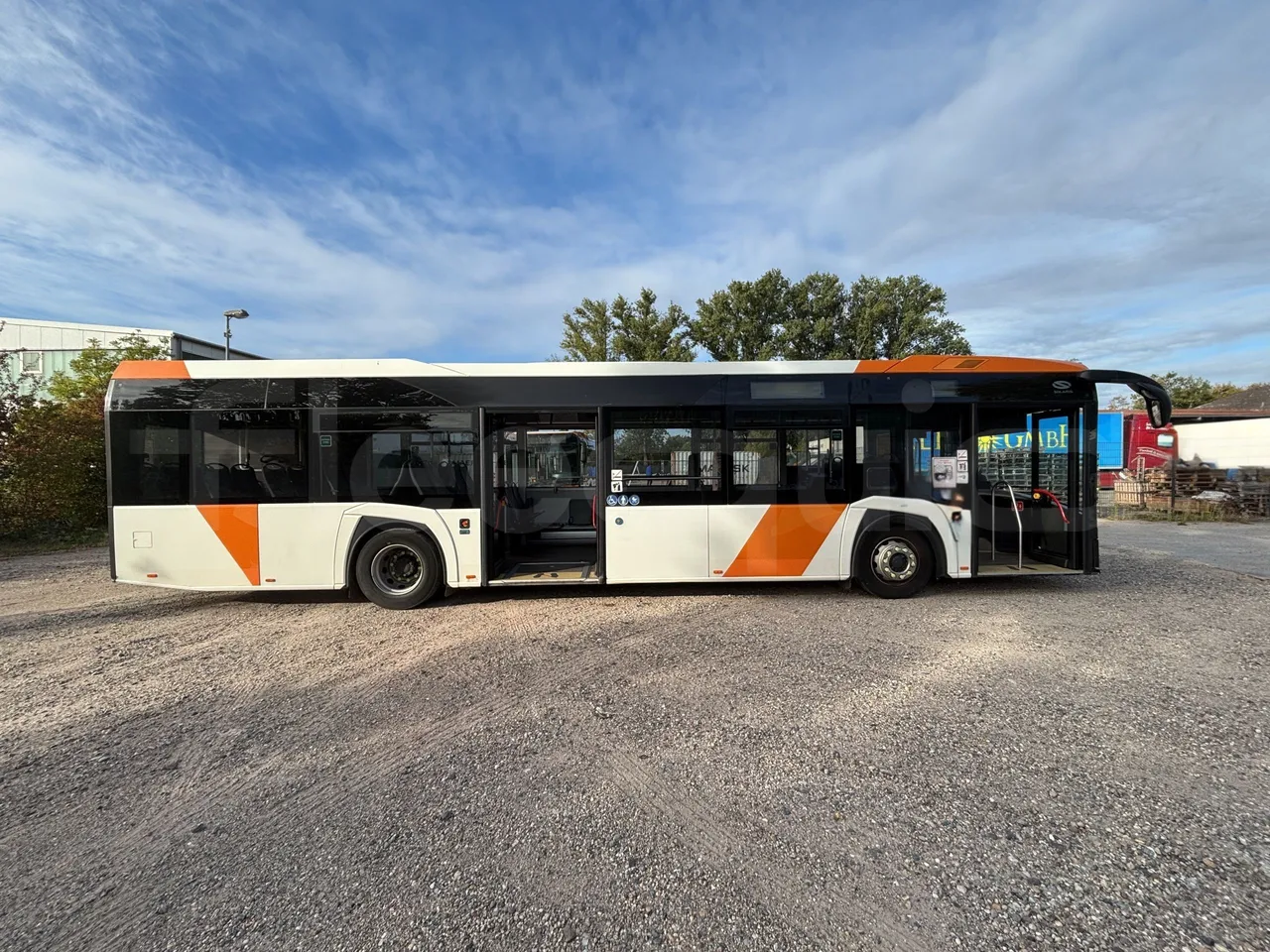 Solaris Urbino - Right Side Doors Open