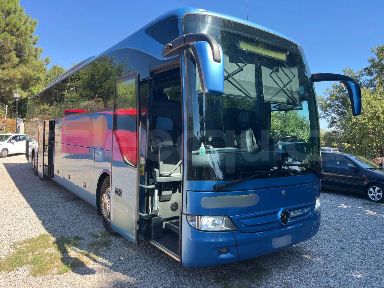 Mercedes-Benz Tourismo RHD L-EUR6-315Kw-13,99m - 3/4 right front doors open