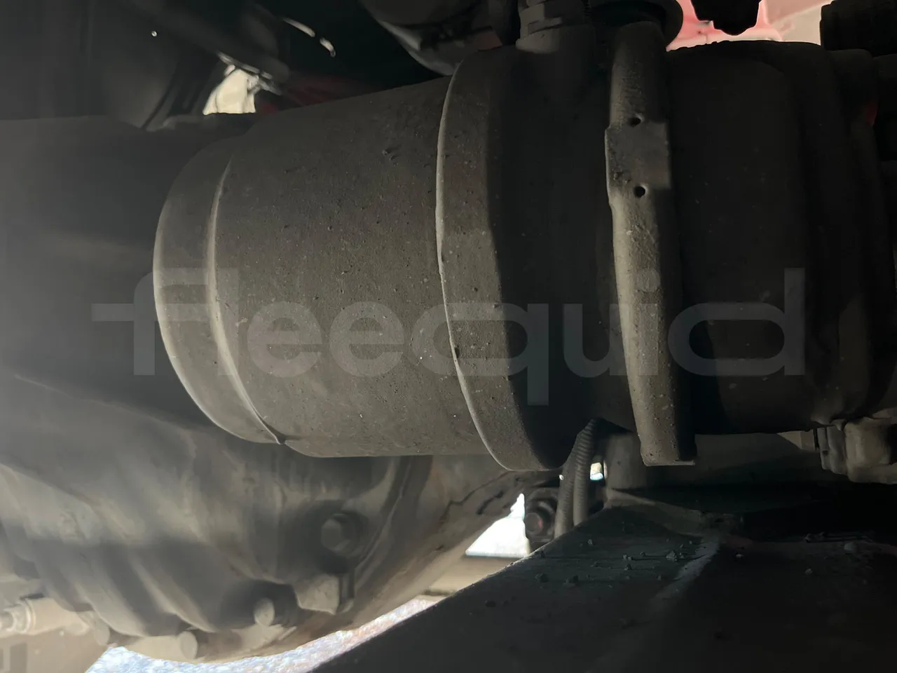 Mercedes-Benz Tourismo RHD L-EUR6-315Kw-13,99m - axle 2 caliper brakes left