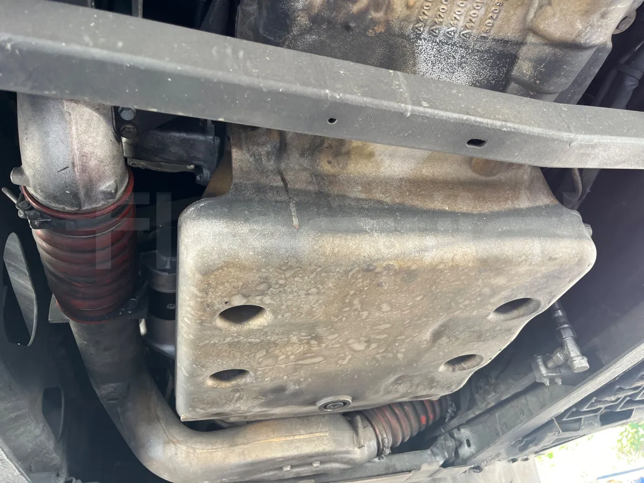 Mercedes-Benz Tourismo RHD L-EUR6-315Kw-13,99m - engine without protection