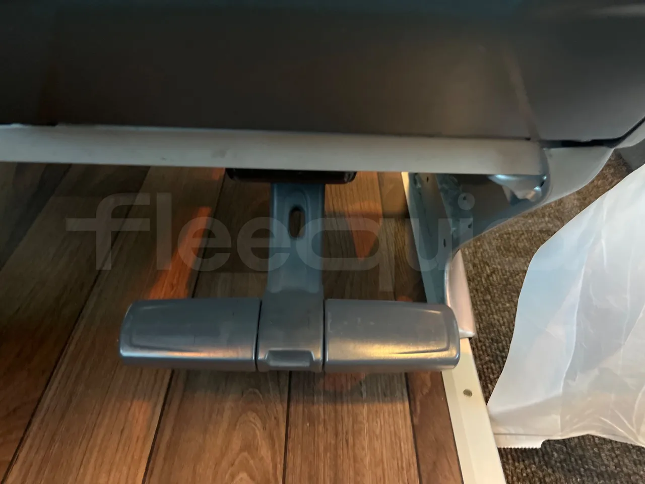 Mercedes-Benz Tourismo RHD L-EUR6-315Kw-13,99m - footrest detail photo