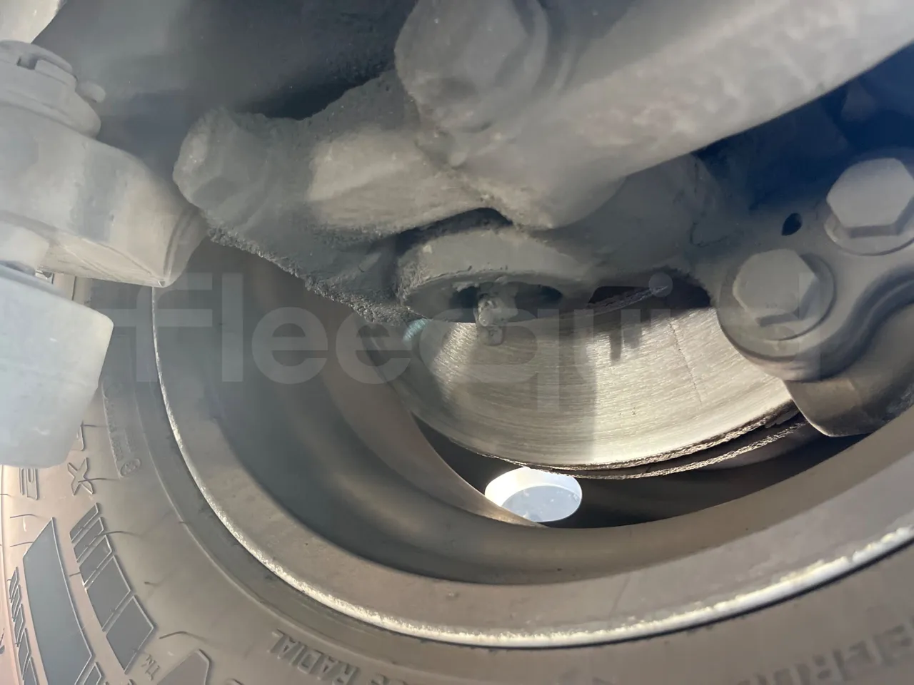 Mercedes-Benz Tourismo RHD L-EUR6-315Kw-13,99m - front discs right