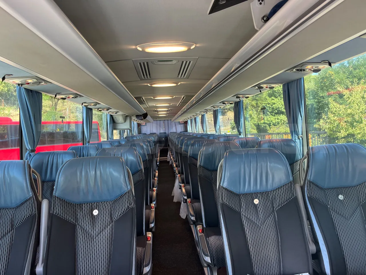 Mercedes-Benz Tourismo RHD L-EUR6-315Kw-13,99m - interior reverse seats driver height