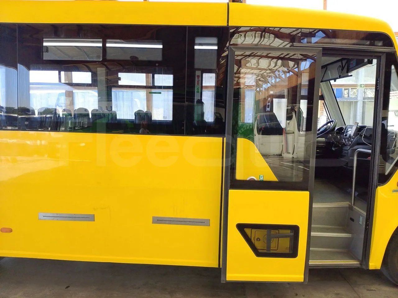 Iveco Indcar WGIVMY11 MOBI SCUOLABUS - EUR6 - 100Kw - 8,592m - front door 2 open