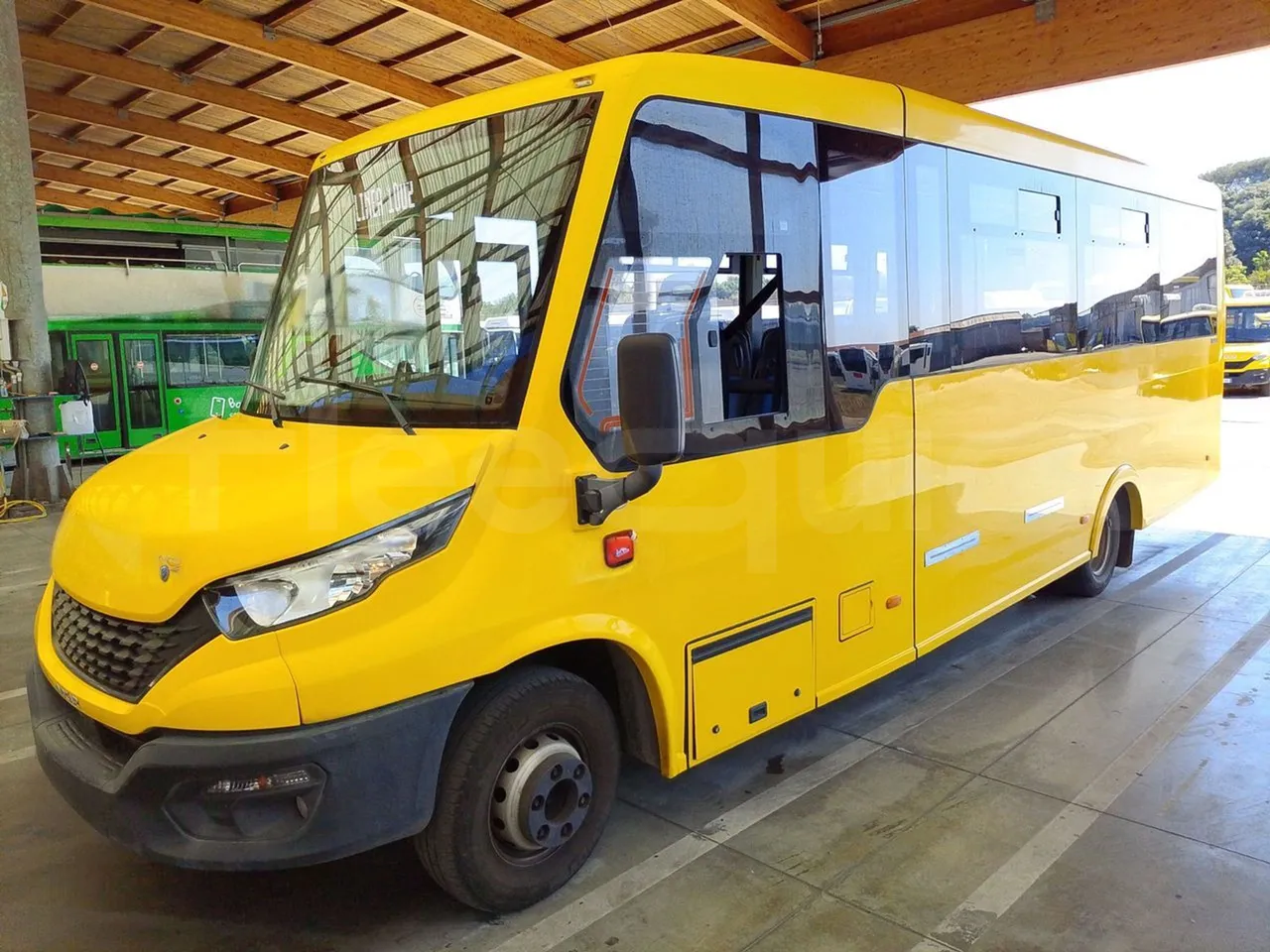 Iveco Indcar WGIVMY11 MOBI SCUOLABUS - EUR6 - 100Kw - 8,592m - 3/4 front left (mandatory for bus to scrap)