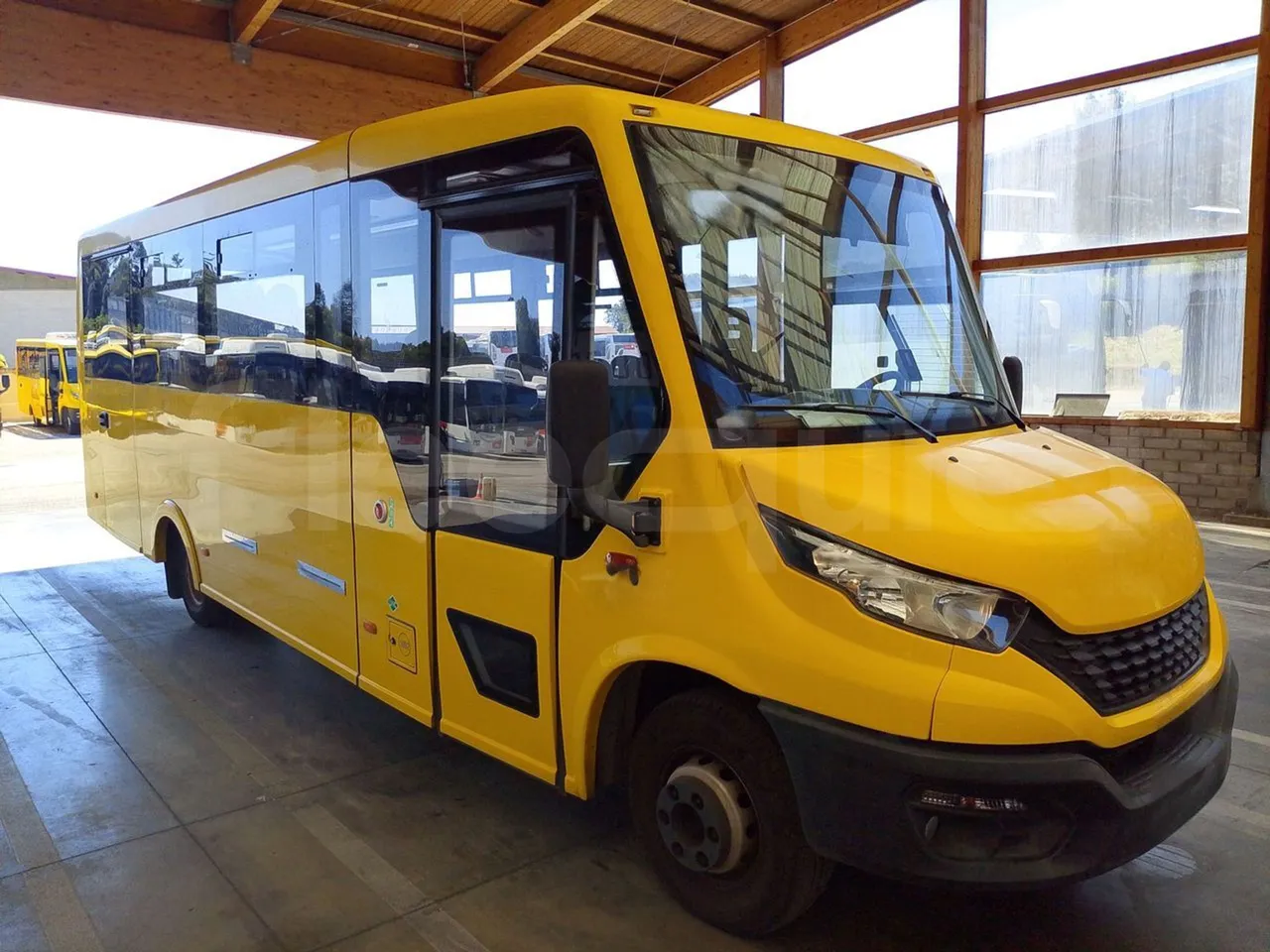 Iveco Indcar WGIVMY11 MOBI SCUOLABUS - EUR6 - 100Kw - 8,592m - Base cover photo