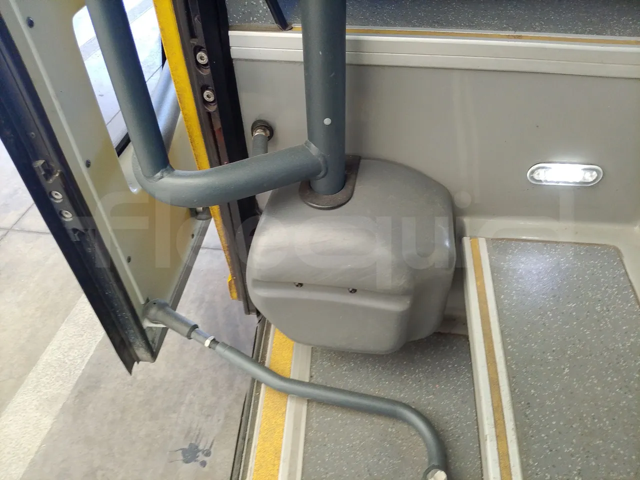 Iveco Indcar WGIVMY11 MOBI SCUOLABUS - EUR6 - 100Kw - 8,592m - door mechanism photo