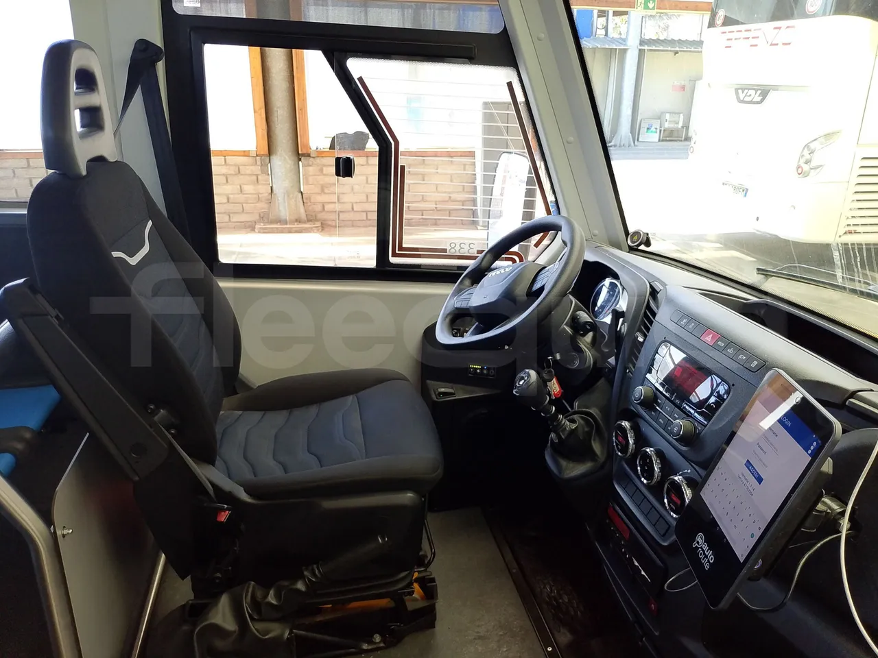 Iveco Indcar WGIVMY11 MOBI SCUOLABUS - EUR6 - 100Kw - 8,592m - driver's seat photo (mandatory for bus to scrap)