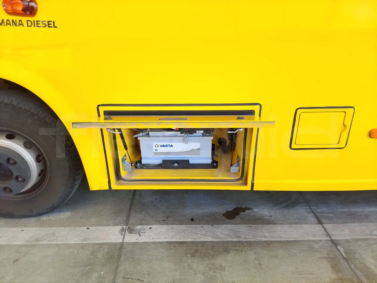 Iveco Indcar WGIVMY11 MOBI SCUOLABUS - EUR6 - 100Kw - 8,592m - external compartments photo
