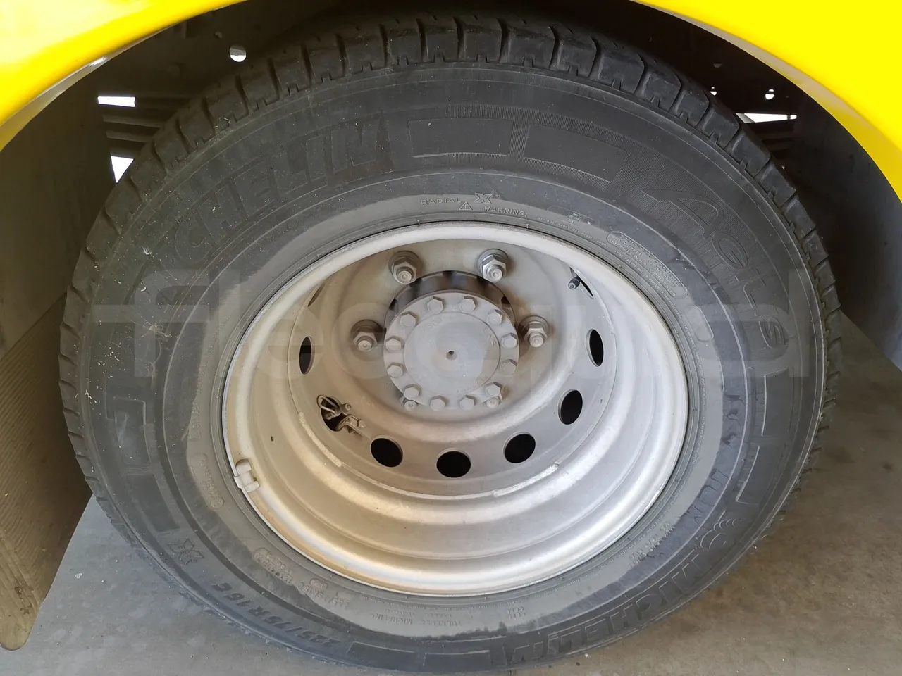 Iveco Indcar WGIVMY11 MOBI SCUOLABUS - EUR6 - 100Kw - 8,592m - tread condition third axle tires right