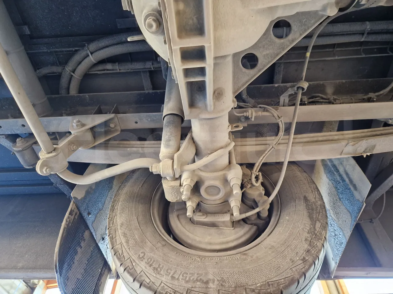 Iveco Indcar WGIVMY11 MOBI SCUOLABUS - EUR6 - 100Kw - 8,592m - axle 2 shock absorbers 1 right
