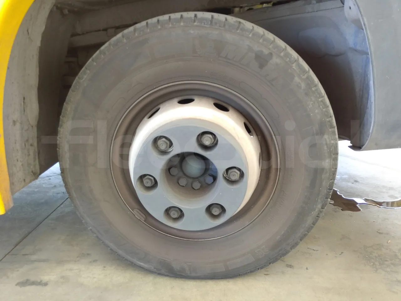 Iveco Indcar WGIVMY11 MOBI SCUOLABUS - EUR6 - 100Kw - 8,592m - front left tire measurements