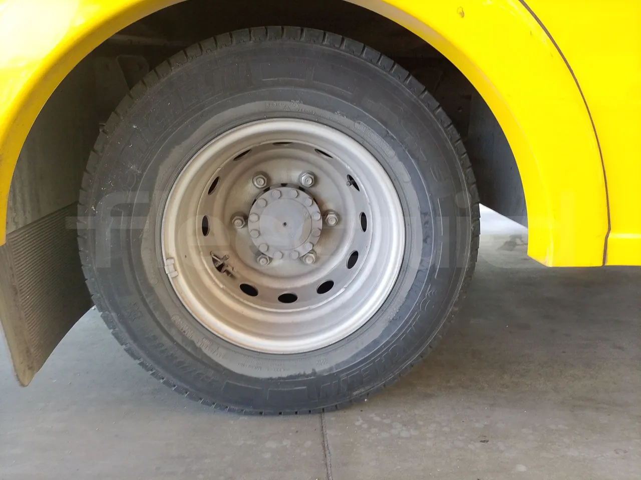 Iveco Indcar WGIVMY11 MOBI SCUOLABUS - EUR6 - 100Kw - 8,592m - rear left tire photo