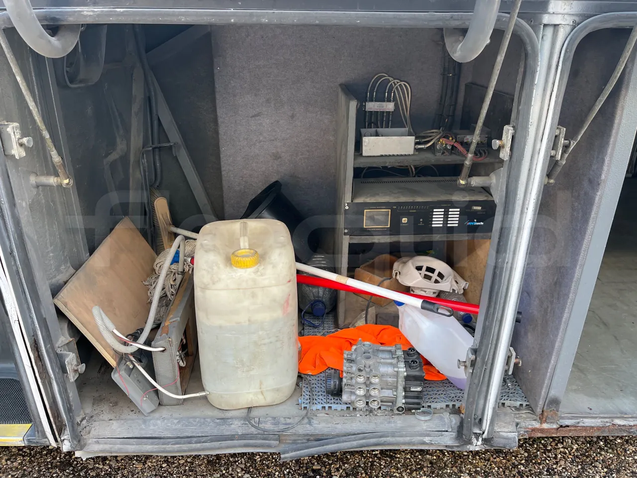 Man LIONS COACH L LION’S COACH L - Euro4 - 338kW - 13.901mt - jack and driver keys