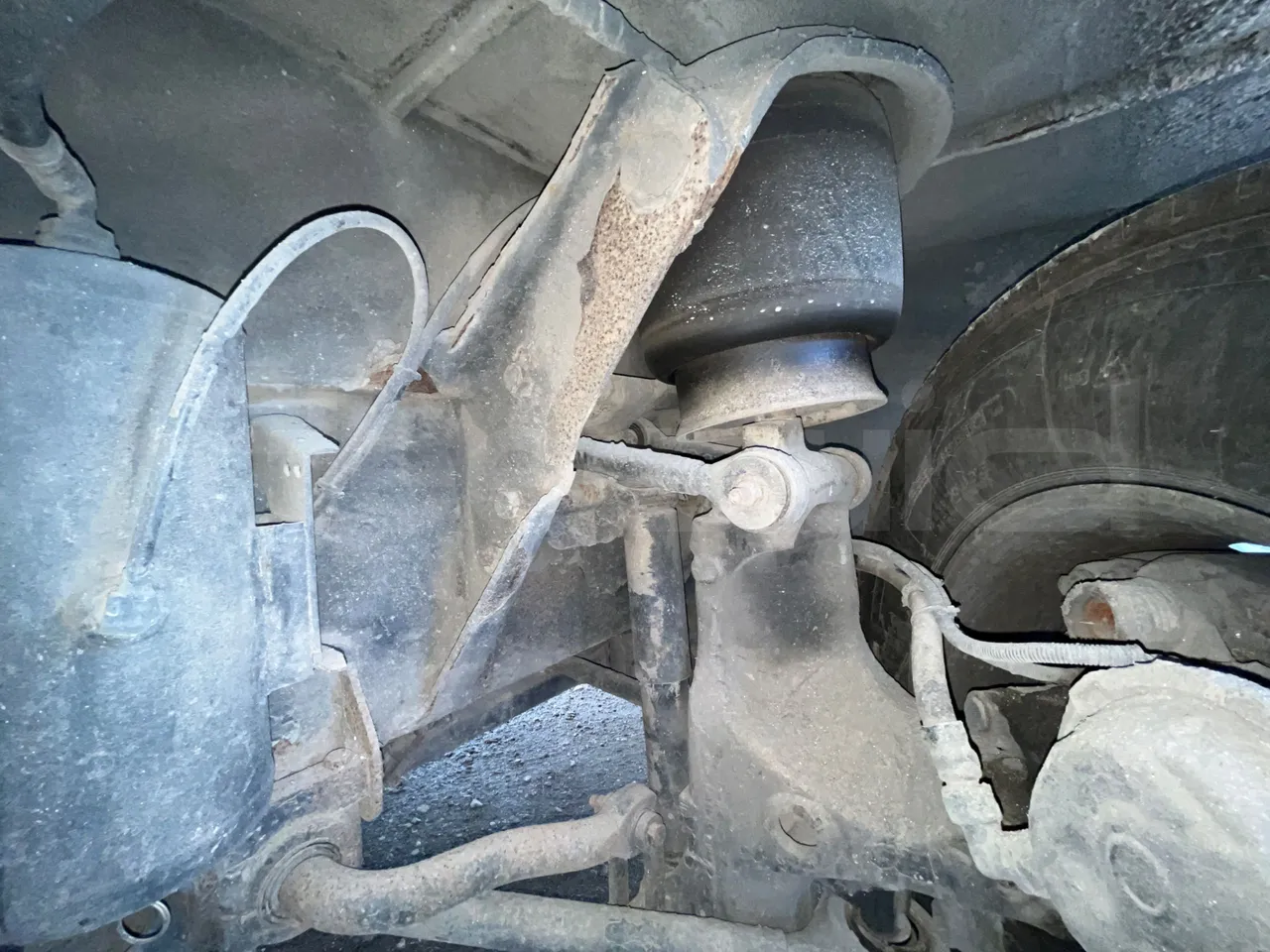 Man LIONS COACH L LION’S COACH L - Euro4 - 338kW - 13.901mt - front air springs left