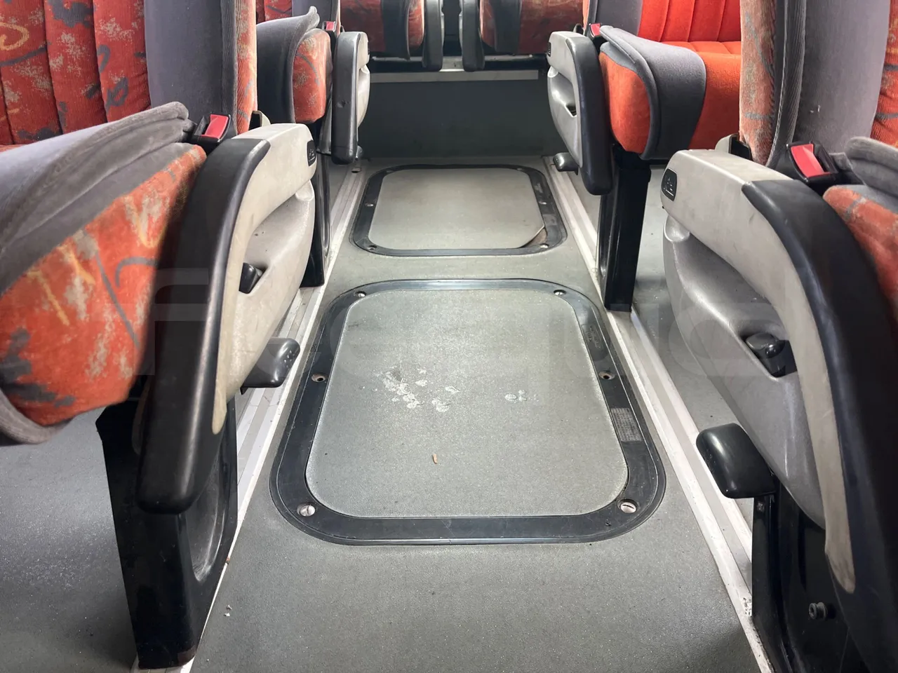 Man LIONS COACH L LION’S COACH L - Euro4 - 338kW - 13.901mt - floor hatches photo