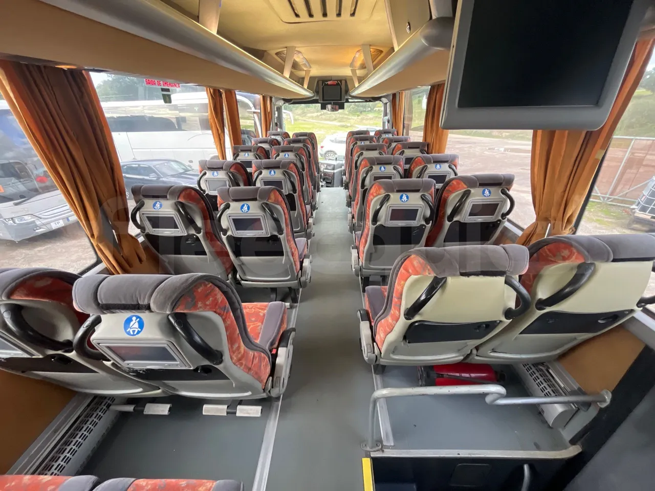 Man LIONS COACH L LION’S COACH L - Euro4 - 338kW - 13.901mt - forward view all seats last row height