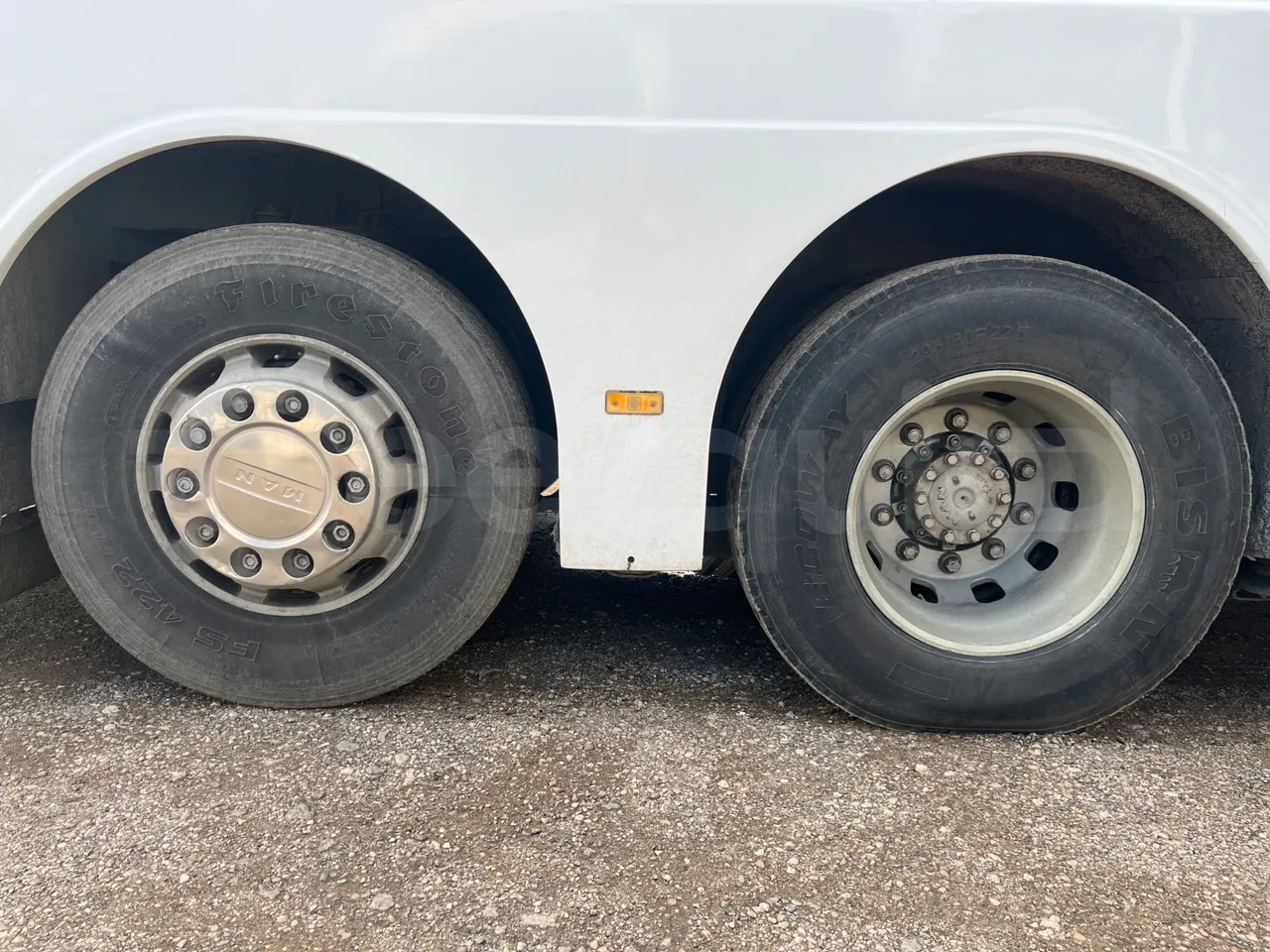 Man LIONS COACH L LION’S COACH L - Euro4 - 338kW - 13.901mt - tread condition front tires left