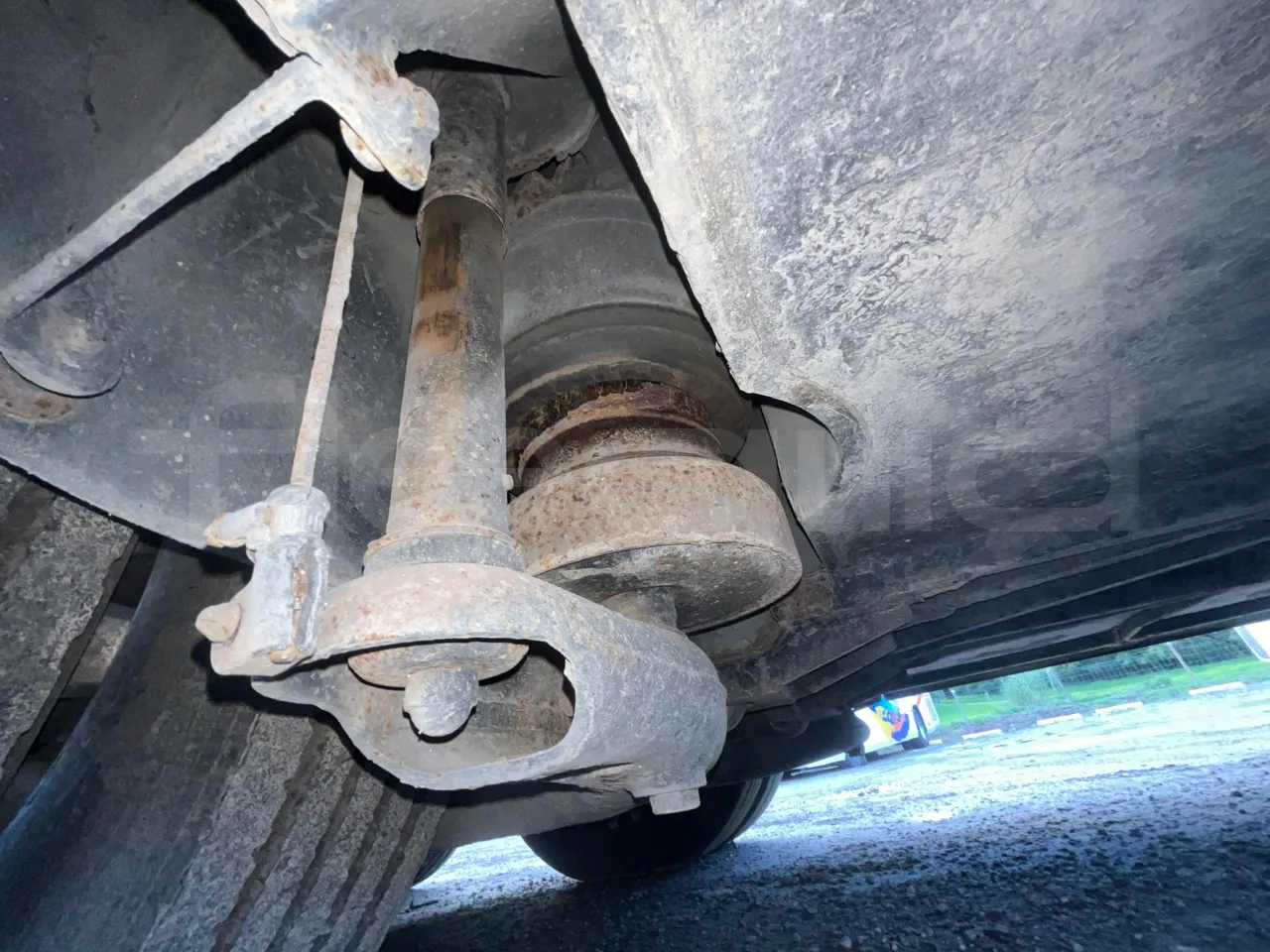 Man LIONS COACH L LION’S COACH L - Euro4 - 338kW - 13.901mt - axle 2 shock absorbers 1 left