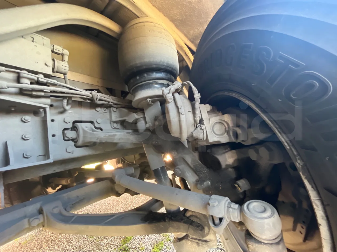 Beulas Scania Aura Scania K124 - Euro3 - 309kW - 12mt - front shock absorbers left