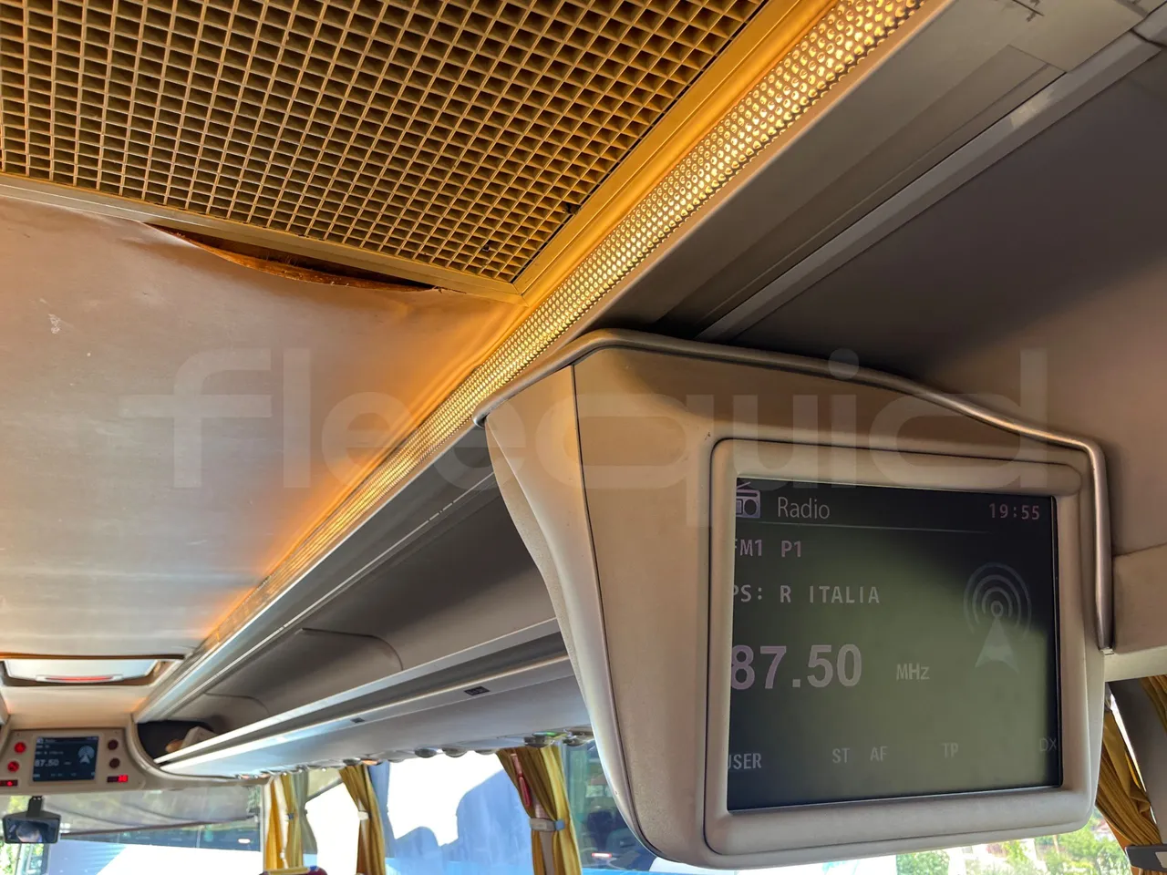 Beulas Scania Aura Scania K124 - Euro3 - 309kW - 12mt - monitor detail photo