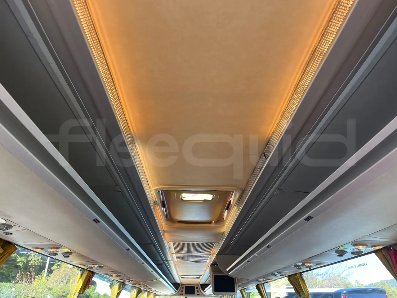 Beulas Scania Aura Scania K124 - Euro3 - 309kW - 12mt - overhead compartments photo