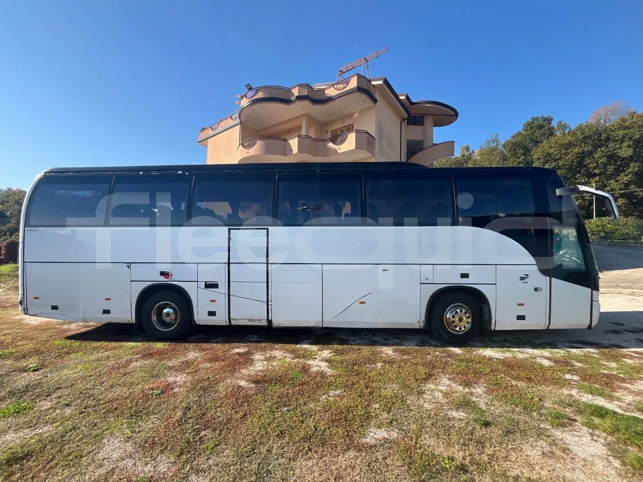 Beulas Scania Aura Scania K124 - Euro3 - 309kW - 12mt - right side doors closed