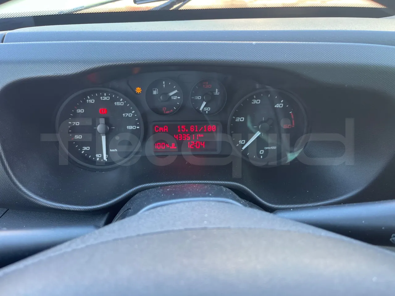 Iveco Daily CARIND - Euro6 - 132kW - 8.400mt - dashboard lights on